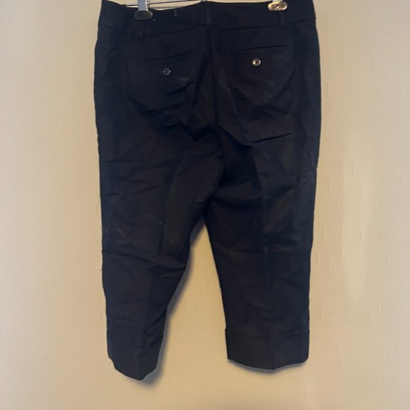 Ann Taylor Petite dress black capri's. Size 8P. In great condition. - Picture 3 of 3